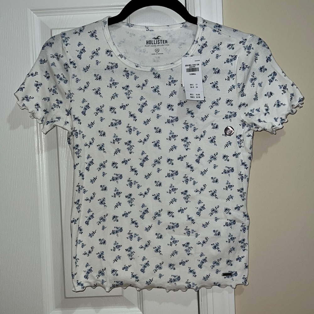 Hollister Must-Have Baby Tee